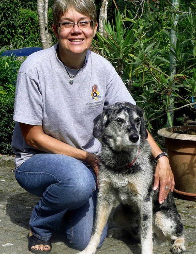 Sabine Schrempp und  Oskar sind stets fr andere  einsatzbereit.  | Foto: Laila Moscatiello