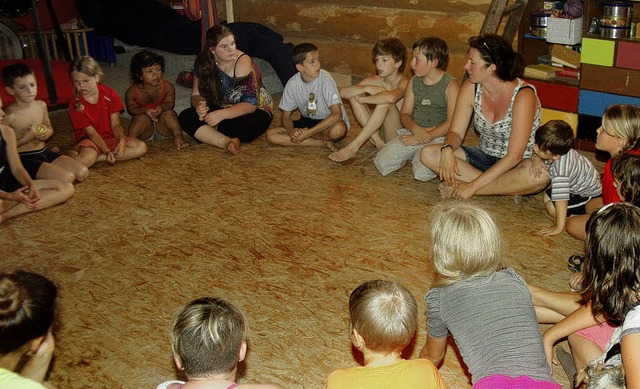 Die Kinder lernten sich beim Ferienpro... Aufgaben und hatten miteinander Spa.  | Foto: Heiner Fabry