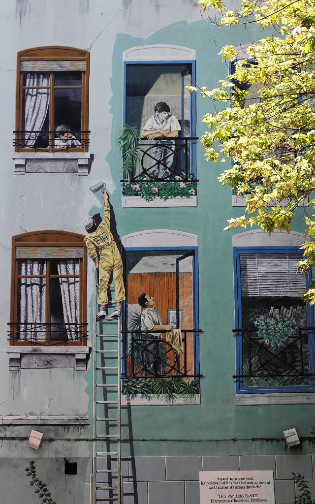 Dieses Haus braucht einen neuen Anstrich: Murs peints in Mulhouse   | Foto: janina schnoor