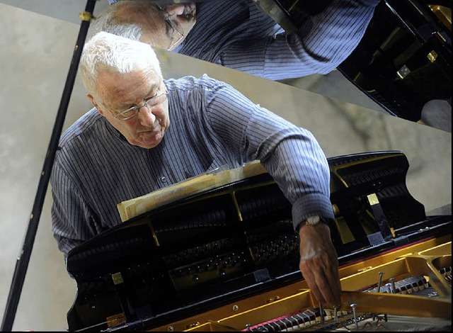 John Tilbury am Klavier   | Foto: Philip ANSTETT