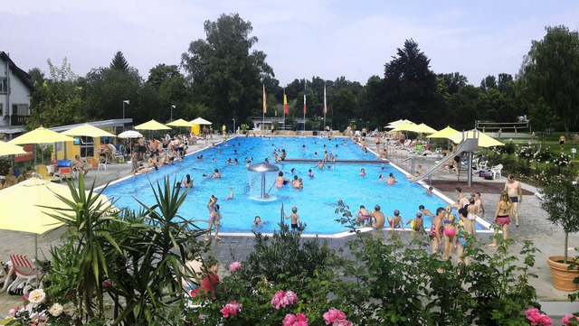 Einen Besucheransturm erlebte das Schwimmbad dank der groen Hitze.   | Foto: Stadt ETTENHEIM