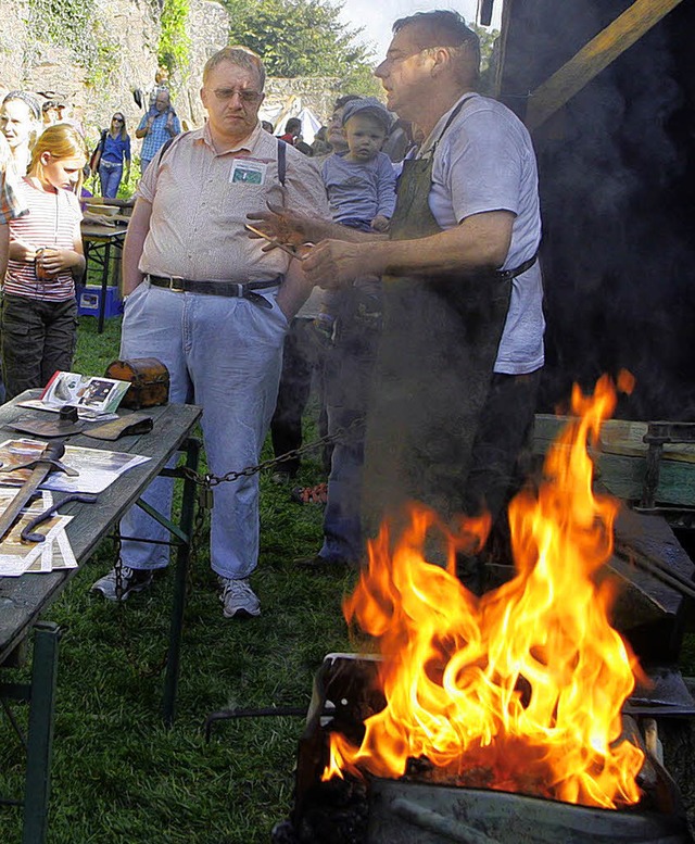 Auch die Waffenschmiede ist wieder beim Burgfest.   | Foto: archivbild: h. fssel