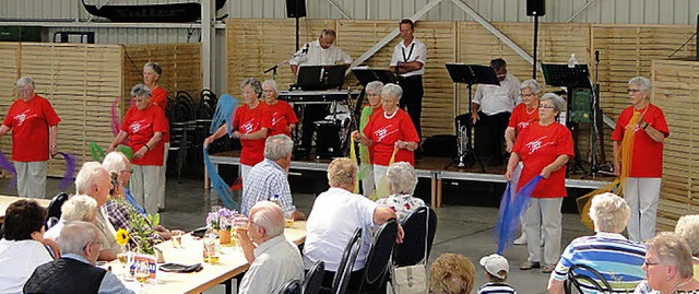 Gesellige Unterhaltung gab es fr mehr...Seniorentreffen&#8220; in Mnstertal.   | Foto: Bernd Lucht