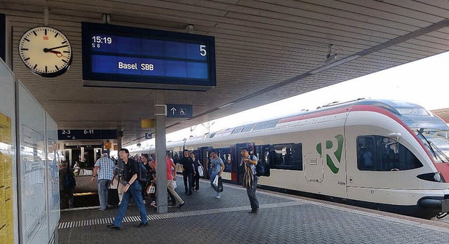 Derzeit stehen die S-Bahnzge im Badischen Bahnhof rund acht Minuten.   | Foto: Dietrich/Gramespacher