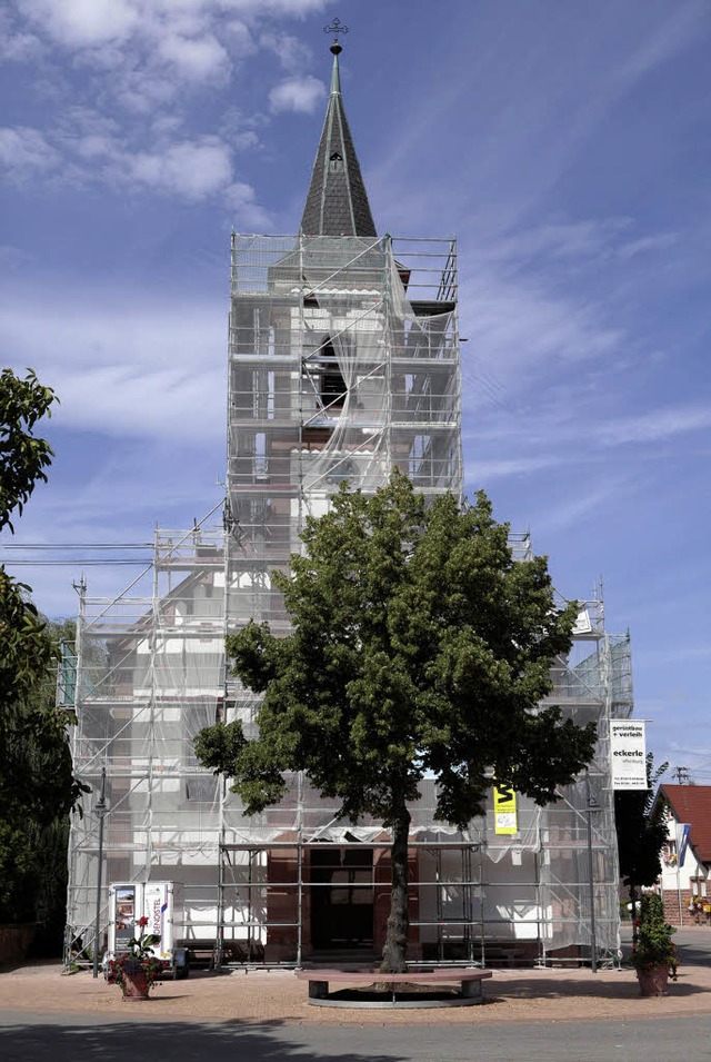 Die Michaelskirche in Schutterzell wir... derzeit renoviert und herausgeputzt.   | Foto: Christoph Breithaupt