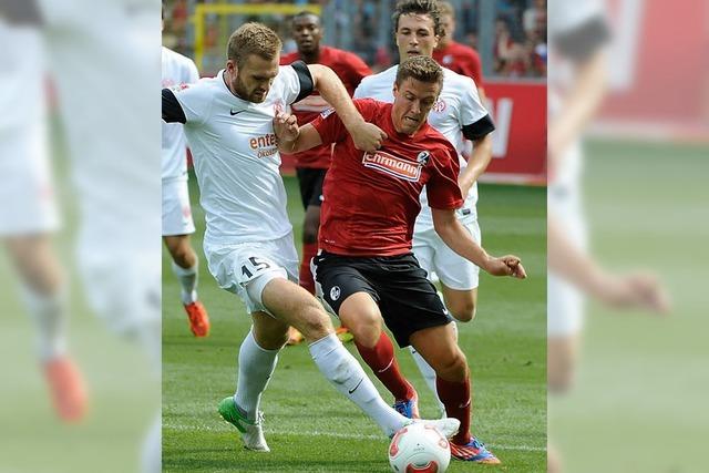 Verbissene Duelle im 1:1-Spiel des SC Freiburg gegen den FSV Mainz