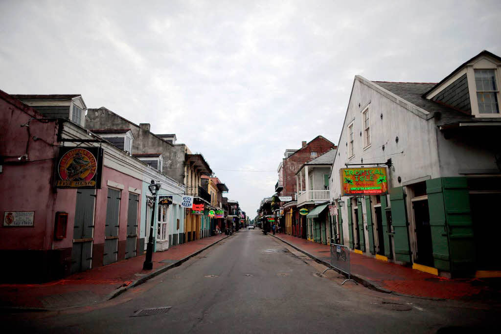 Die Straen in New Orleans sind wie leer gefegt. Meteorologen gehen davon aus, dass der Tropensturm mit 160 Kilometern pro Stunde auf das Festland treffen wird.