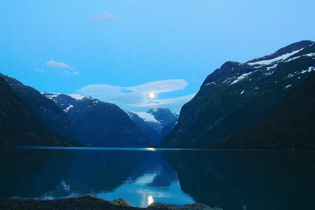 Gletscherzunge des Jostedalsbreen am Loen See, NorwegenFoto: Gerhard Gietz, Lahr-Kuhbach