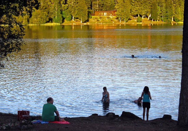 See, Badegste  und das historische Strandbad im Hintergrund.   | Foto: Manfred- G. Haderer