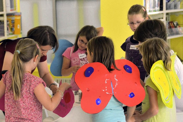 Aus Kindern werden  Elfen in der Stadtbibliothek.   | Foto: Momme Spinder