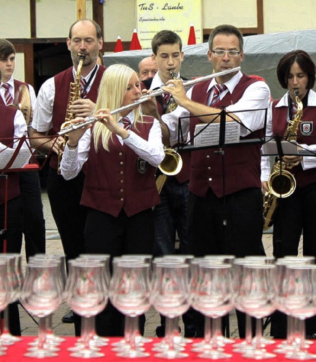 Musik und natrlich Wein gehrten zum Wein- und Gassenfest in Ringsheim.   | Foto: A. Mutz