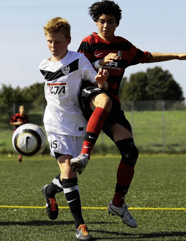 Der Nachwuchs des SC Freiburg ist  auc...dem Jahr 2011 im Spiel gegen den OFV.   | Foto: Archiv: Peter Aukthun