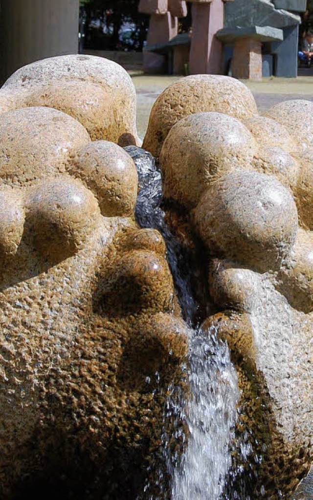 &#8222;Das Urding&#8220;, Brunnen am Rathaus  | Foto: Nikolaus Trenz