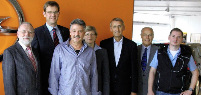 Eine ganz besondere Ehrung fr Rainer ..., der Betriebsleiter im Hause Bhler.   | Foto: Hans-Jrgen Hege