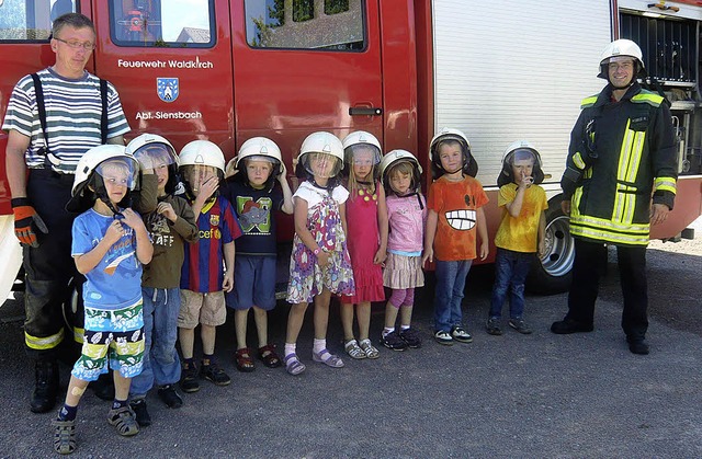 Der Siensbacher Kindergarten besuchte die rtliche Feuerwehr.  | Foto: sni
