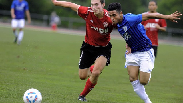 Zwei Tore von Ridje Sprich (rechts) re... Heimspiel gegen Bhl nicht zum Sieg.   | Foto: schn