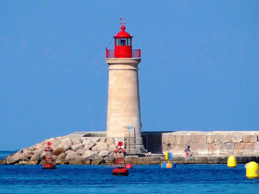 Klaus, Daniela und Lean Schfer verbrachten ihre Sommerurlaub auf Mallorca. Dort fotografierten sie den Leuchtturm von Andratx.