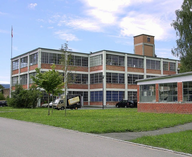 Das Casino (oben) und das Produktionsg... (rechts). Gartenzune gibt es nicht.   | Foto: Annette Mahro