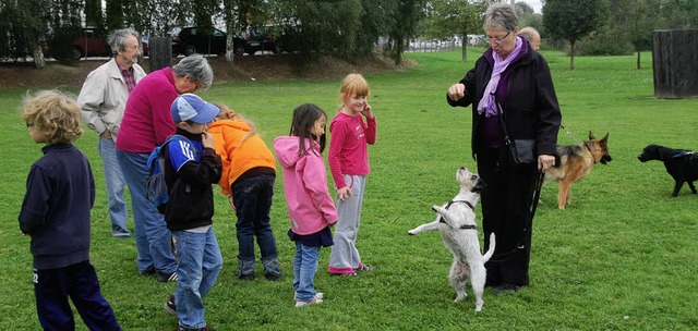 Alles ber Hunde erfuhren die Kinder b...enspielaktion des Schferhundevereins.  | Foto: Marion Domann