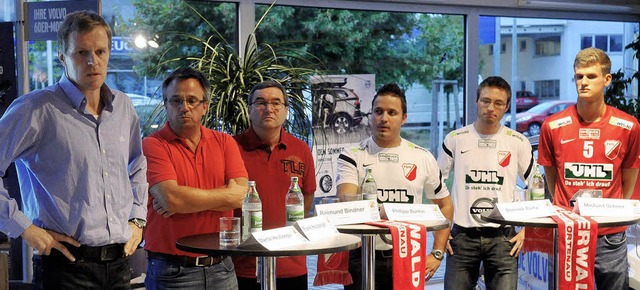 Teamprsentation des A-Jugend-Bundesli...ftsfhrer Michael Scheer (von links).   | Foto:  Wolfgang Knstle