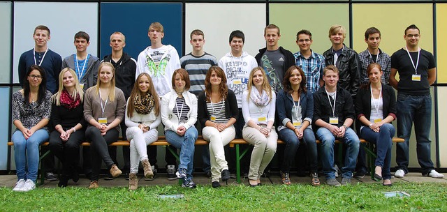 Fr diese jungen Frauen und Mnner hat das Berufsleben bei der Sto AG begonnen.   | Foto: Sto AG