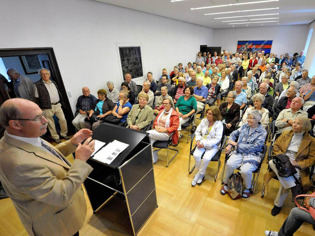 Der Basler Hof – Ort einer wechselvollren Geschichte. Der Basler Hof – Ort einer wechselvollren Geschichte.