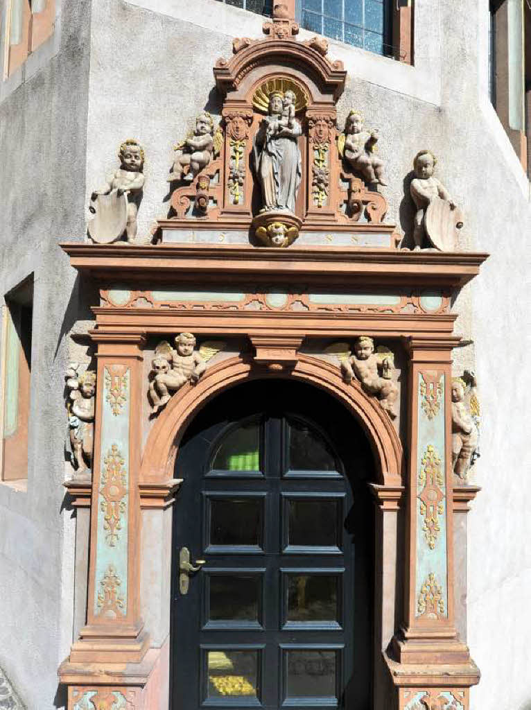 Der Basler Hof – Ort einer wechselvollren Geschichte. Der Basler Hof – Ort einer wechselvollren Geschichte.