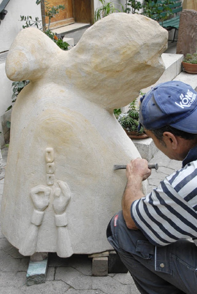 „Taube flieg“ nennt der ...er Christopher Lampart seine Skulptur. | Foto: Vitt „Taube flieg“ nennt der ...er Christopher Lampart seine Skulptur. | Foto: Vitt