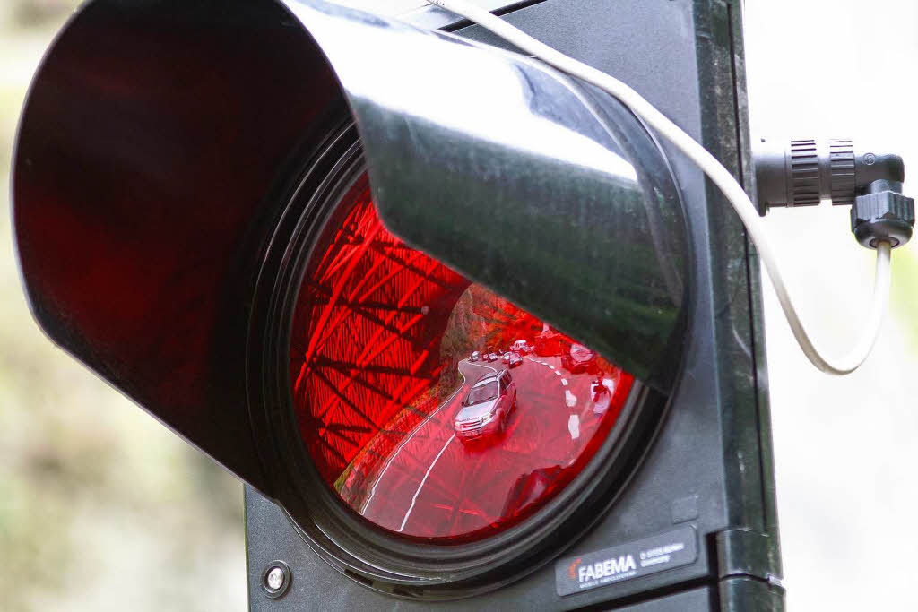 Felssicherungsarbeiten im Hllental: Auf der B 31 geht es im September mitunter langsam zu, damit die Fahrt auch knftig sicher ist.