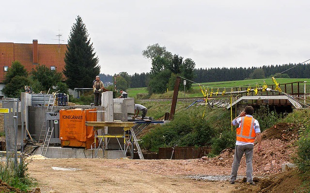 Die neue Brcke am Stettbach wird dire...henende in den Gleiskrper eingefgt.   | Foto: Liane Schilling