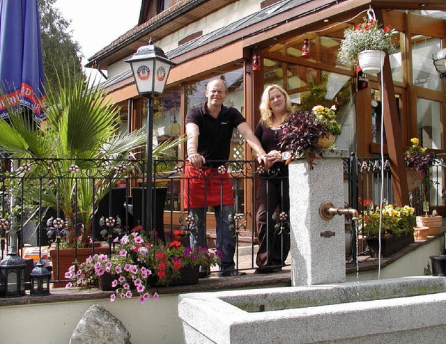 Edgar und Jaqueline Mitiska haben in a...ollen auch den Bustourismus ankurbeln.  | Foto: WOLGANG ADAM