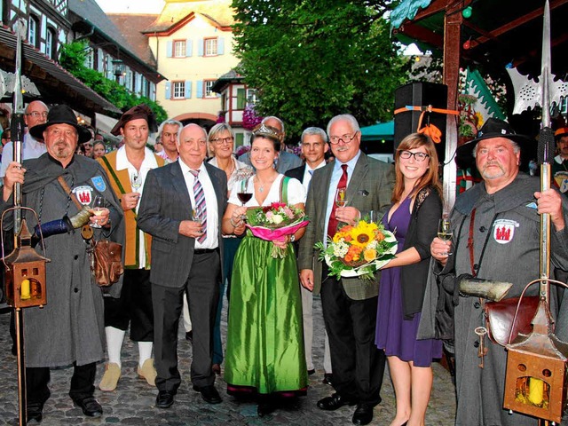 Die Bereichsweinprinzessin Marie Luise...te) erffnete die Burkheimer Weintage.  | Foto: Herbert Trogus