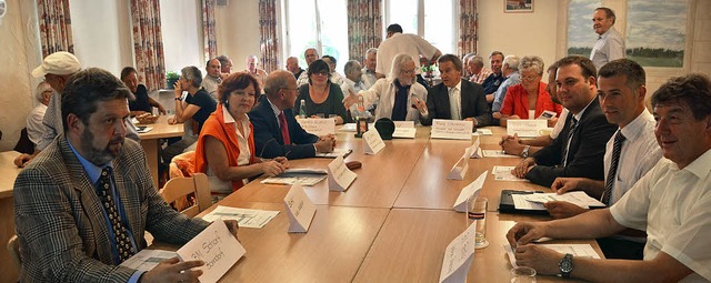 Gut besucht war die Gesprchsrunde mit...ister Franz Untersteller in Lausheim.   | Foto: J. Khnemund