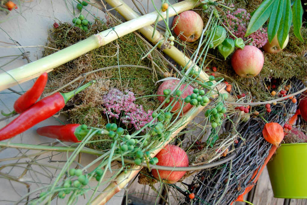 Vielfalt bei den Kiechlinsberger Weintagen 2012: Liebevolle herbstliche Dekoration allerorten. Vielfalt bei den Kiechlinsberger Weintagen 2012: Liebevolle herbstliche Dekoration allerorten.