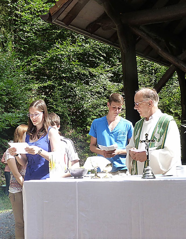 Pfarrer Walter Schwehr zelebrierte die Eucharistiefeier.  | Foto: A. Vgele
