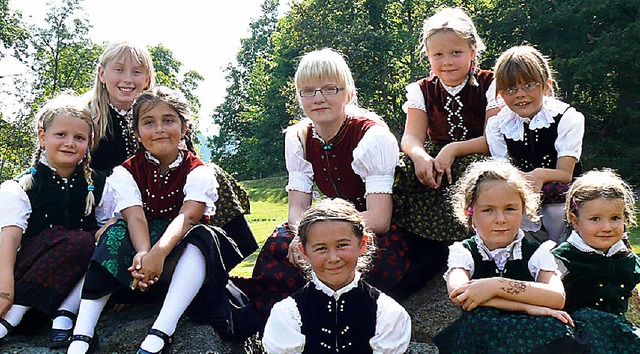 Zur Kindertrachtentanzgruppe gehren n...en. Sie suchen noch nach Verstrkung.   | Foto: Ute Aschendorf