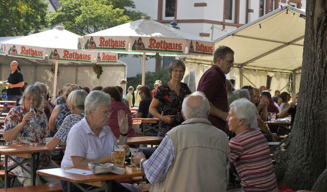 Am sonnigen Sonntag waren vor allem di...auf dem Zhringer Kirchplatz beliebt.   | Foto: Eggstein
