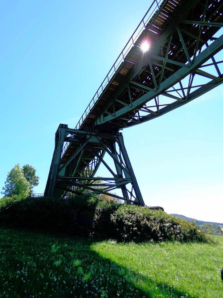 Groe Ingenieursleistung: Die Bahnstrecke fhrt ber etliche Viadukte.