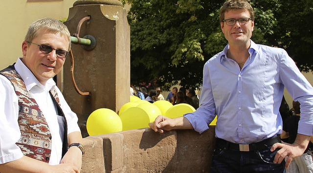 Der neue Gemeindereferent Jrg Winterh...farrer Stefan Meisert beim Pfarrfest.   | Foto: Heinrich fehrenbach