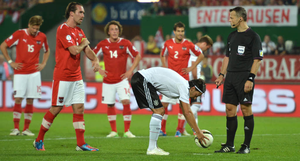 Reus kurz vor der Pause, zil mit einem Foulelfmeter: Deutschland gewinnt in sterreich mit 2:1. Die schnsten Fotos der Partie.