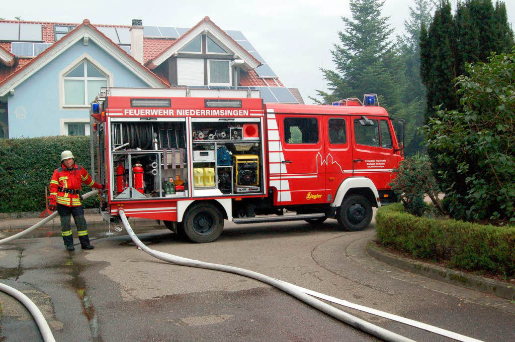 54 Feuerwehrleute aus Breisach, Oberrimsingen, Niederrimsingen und Gndlingen waren beim Wohnhausbrand in Oberrimsingen im Einsatz.