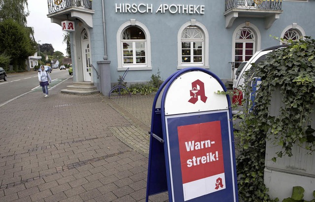 Auch in der Hirschapotheke konnten sic...den Streik der Apotheker informieren.   | Foto: Chr.Breithaupt