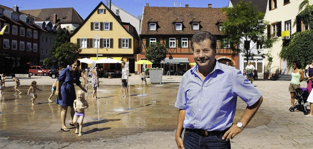 Hugo Haag vom Stadtmarketing freut sic...er sind bei den Jngsten sehr beliebt.  | Foto: Rob