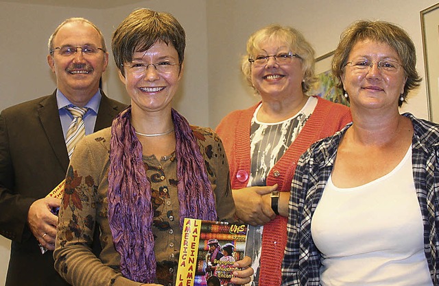 Herzlich willkommen hie Brgermeister...eiter VHS-Mitarbeiterin Barbara Krug.   | Foto: Marlies Jung-Knoblich