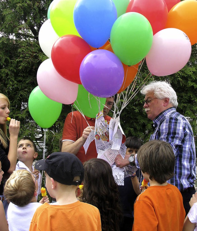 Mit bunten Luftballons feierte Murg im...enwart aber nicht ganz so rosig  aus.   | Foto: Michael Gottstein