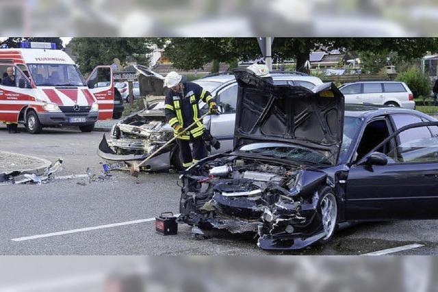 Vier Verletzte bei Unfall