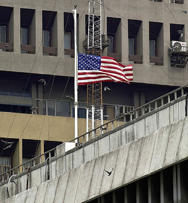 US-Botschaften flaggten Halbmast, hier in New Delhi, Indien   | Foto: AFP