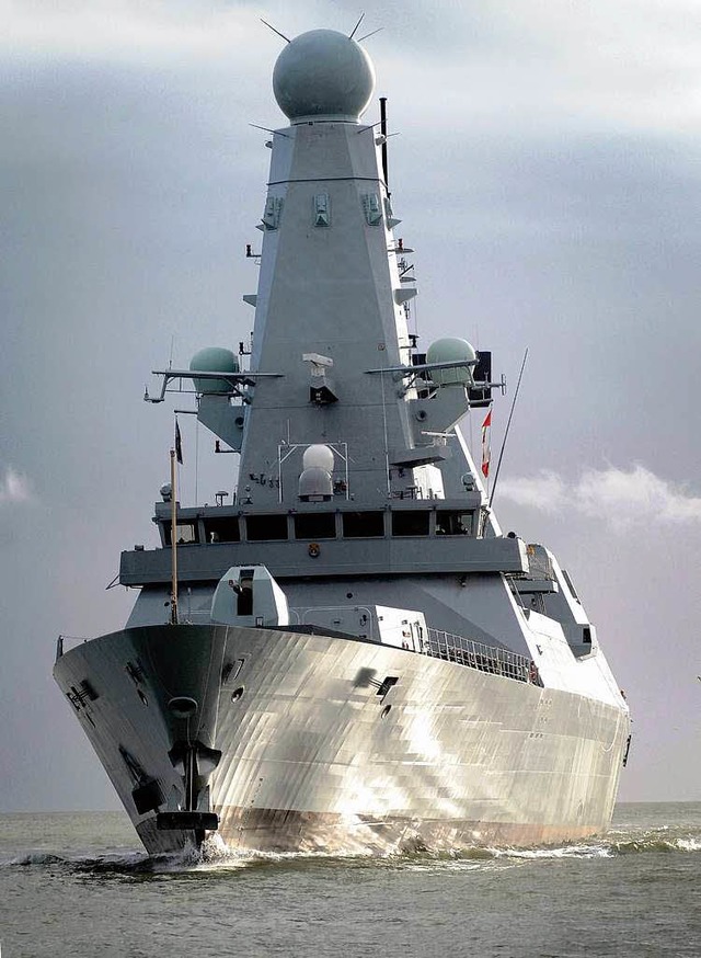 Kriegsschiffe gehren zum Produktspektrum von BAE.  | Foto: dpa