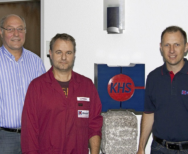 Unternehmer Karl-Heinz Steiert mit sei...hael Preiss, Marco Wehrle (von links).  | Foto: zvg