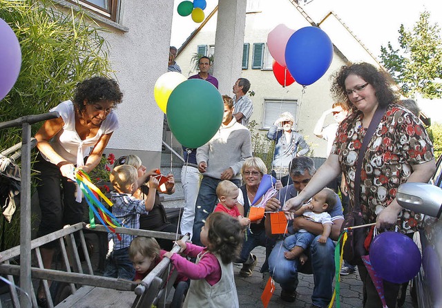 Viele bunte Luftballons stiegen bei der Erffnung in die Hhe.  | Foto: HEIDI FSSEL